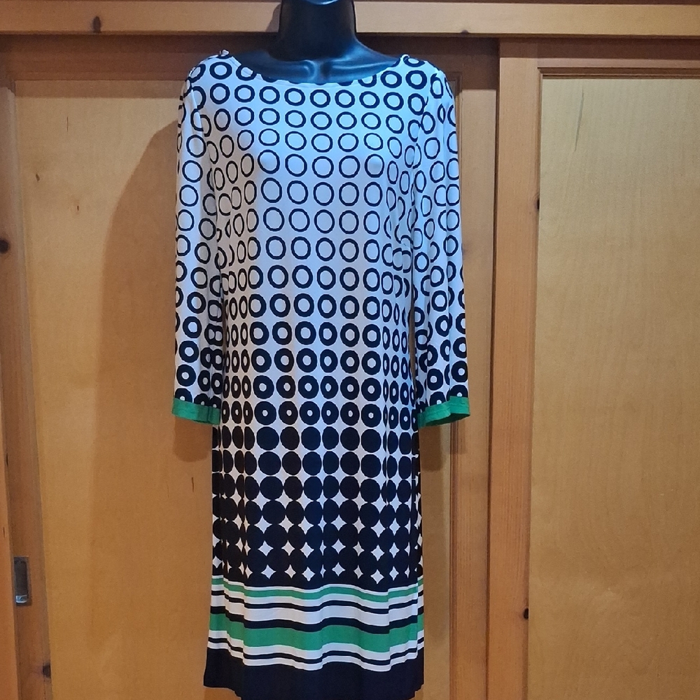 Chic Black and White Circle Pattern Dress By Laura Jeffries. Size 10